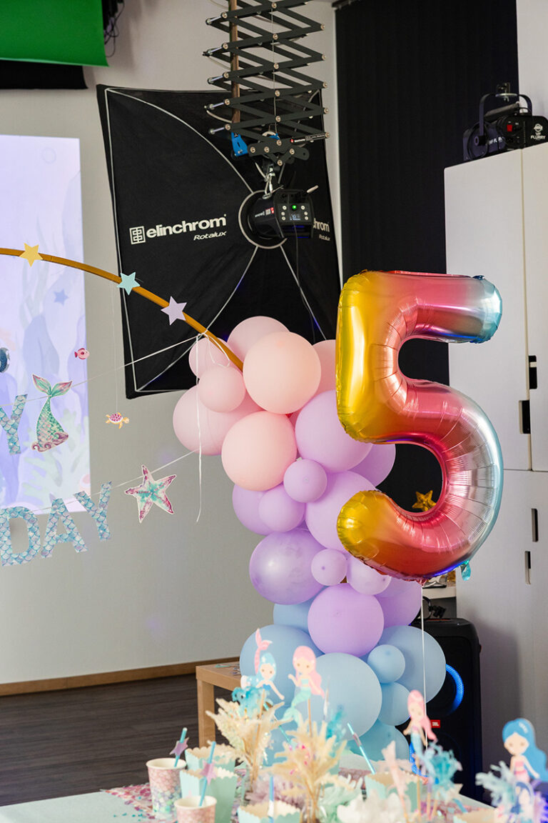 Regenbogenfarben Ballonskette