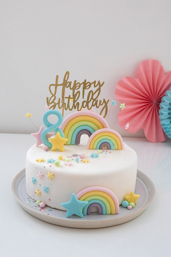 Regenbogentorte aus Fondant