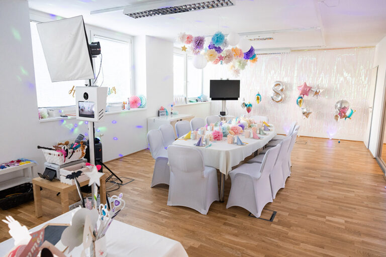 Dekoriertes Fotostudio mit Disco Motto