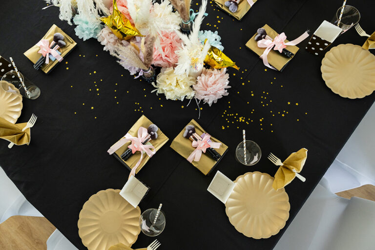 Tischdekoration gold und schwarz